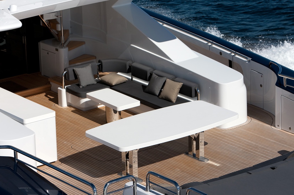 Quantum-super-yacht-open-deck
