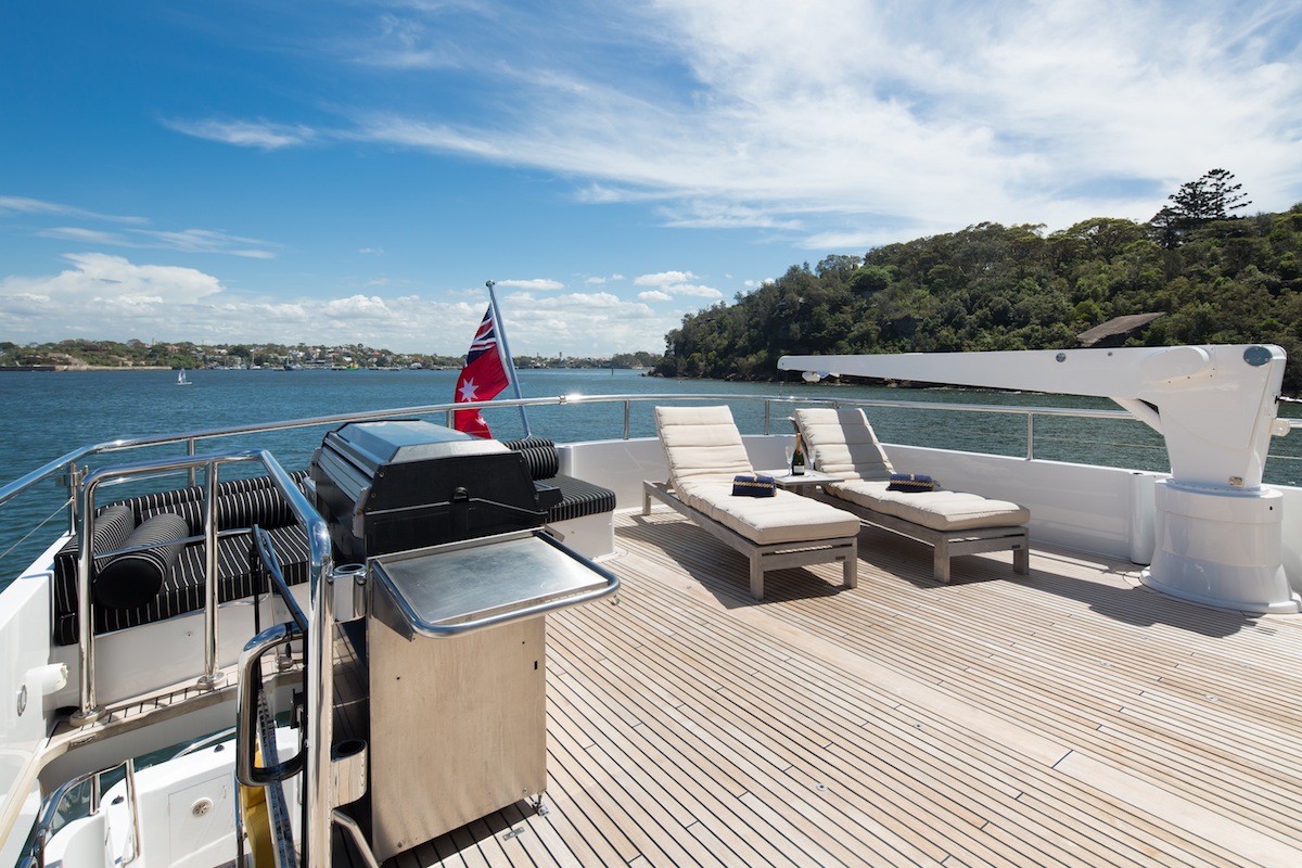 luxury-boat-hire-on-oscar-ii-19