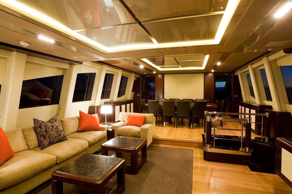 Quantum-super-yacht-main-saloon