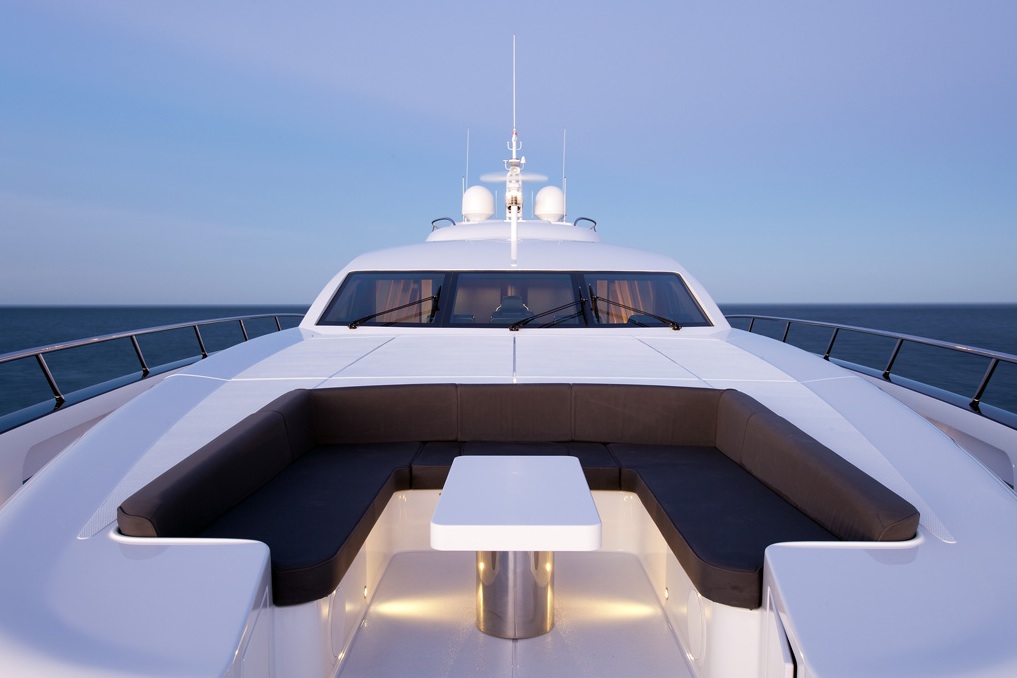Quantum-super-yacht-bow